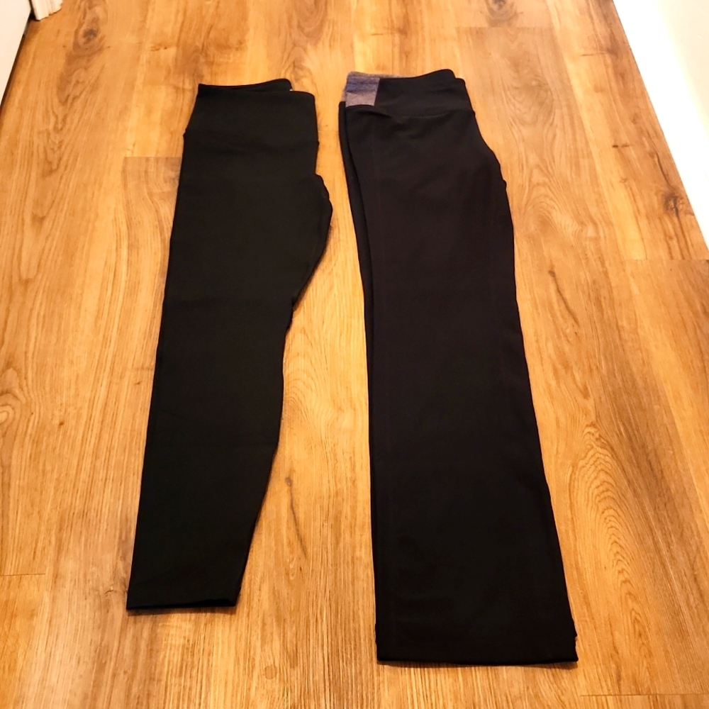 2 pairs of like new leggings